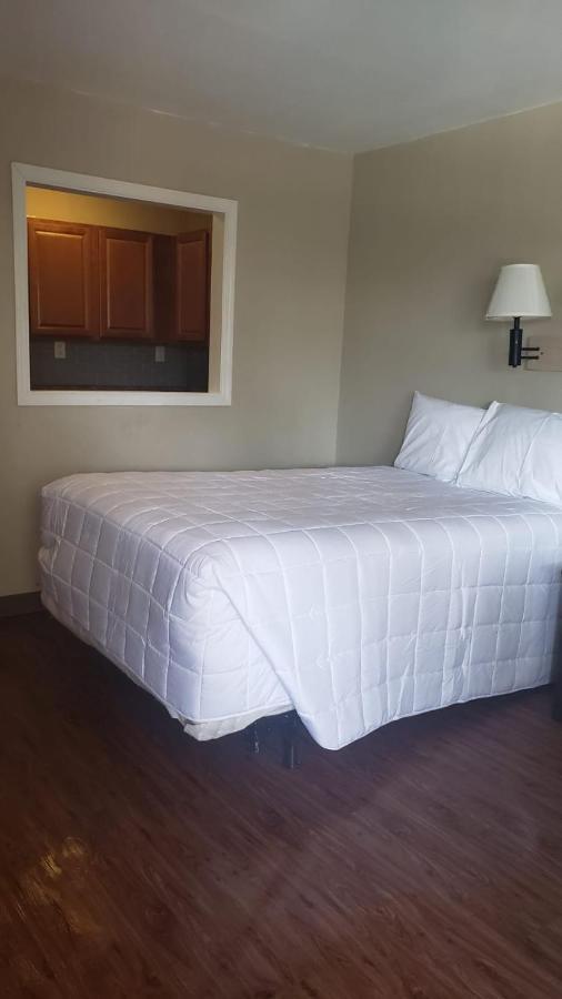 Fairbridge Inn & Suites Richmond Hill Bagian luar foto