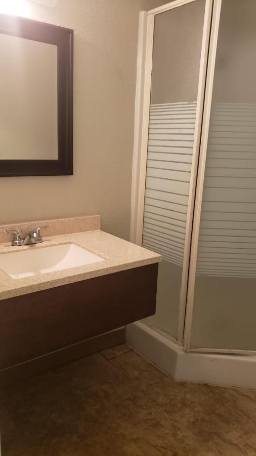 Fairbridge Inn & Suites Richmond Hill Bagian luar foto