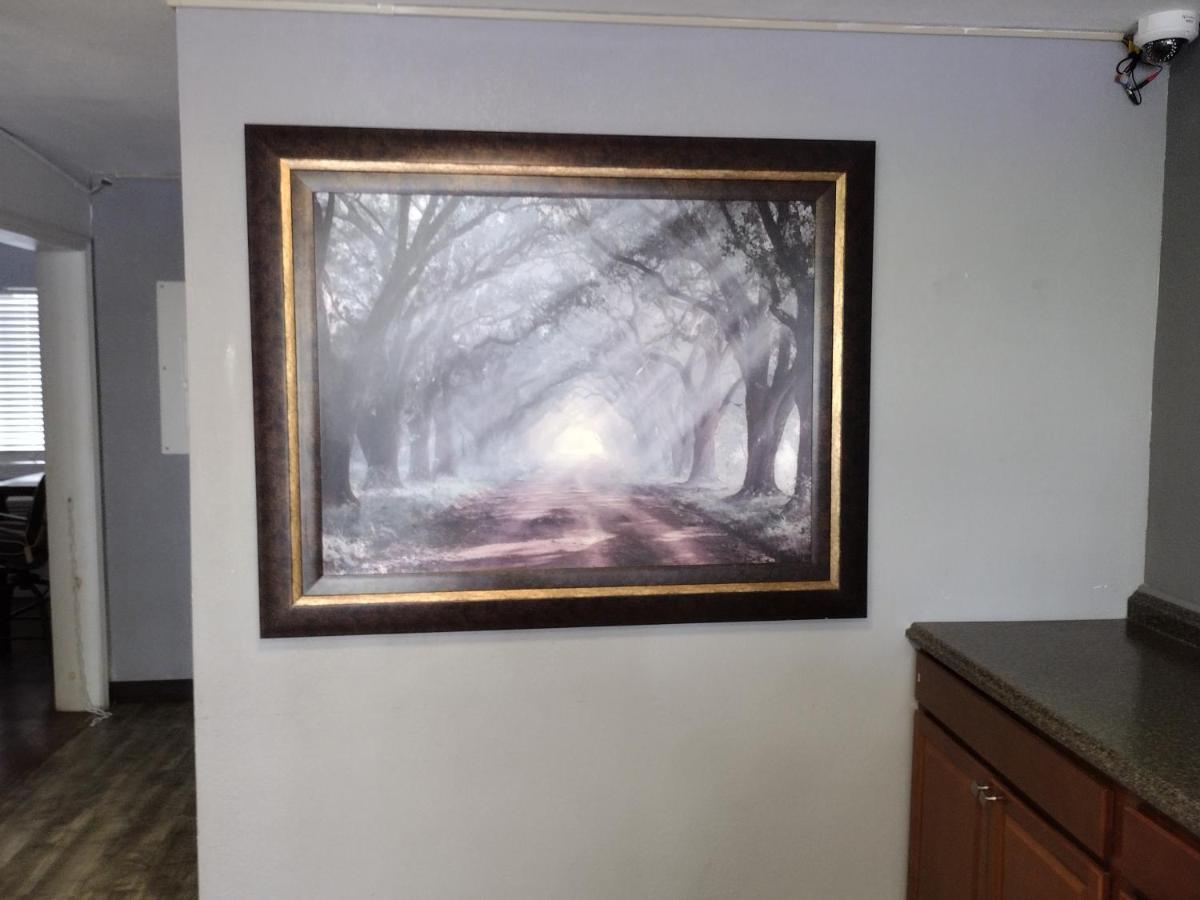 Fairbridge Inn & Suites Richmond Hill Bagian luar foto
